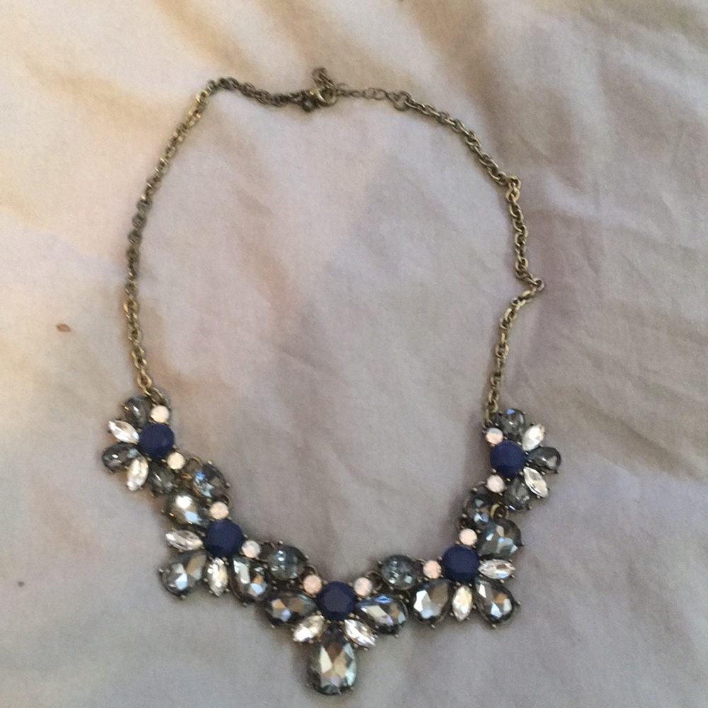NWOT Forever 21 statement necklace